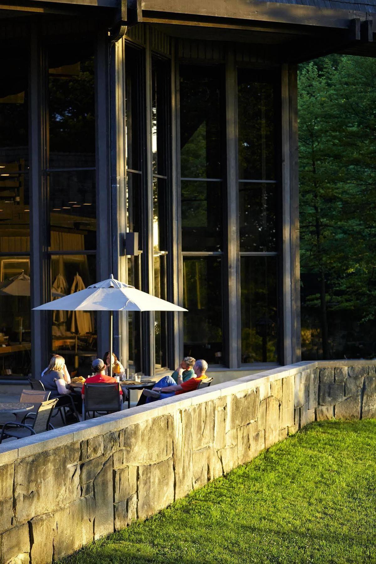 Mohican Lodge And Conference Center Perrysville Exterior photo